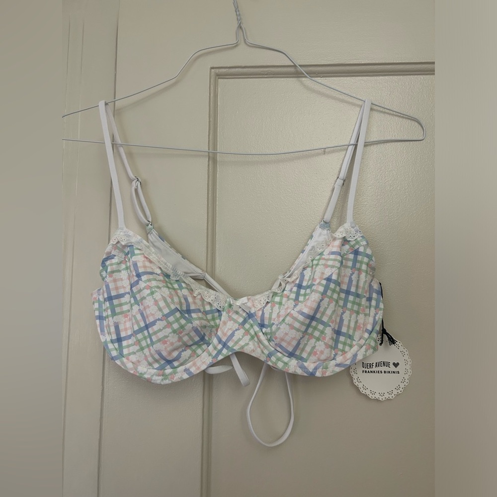 NWT Djerf Avenue x Frankie’s Bikinis Matilda Bikini Top Cottage Meadow size L